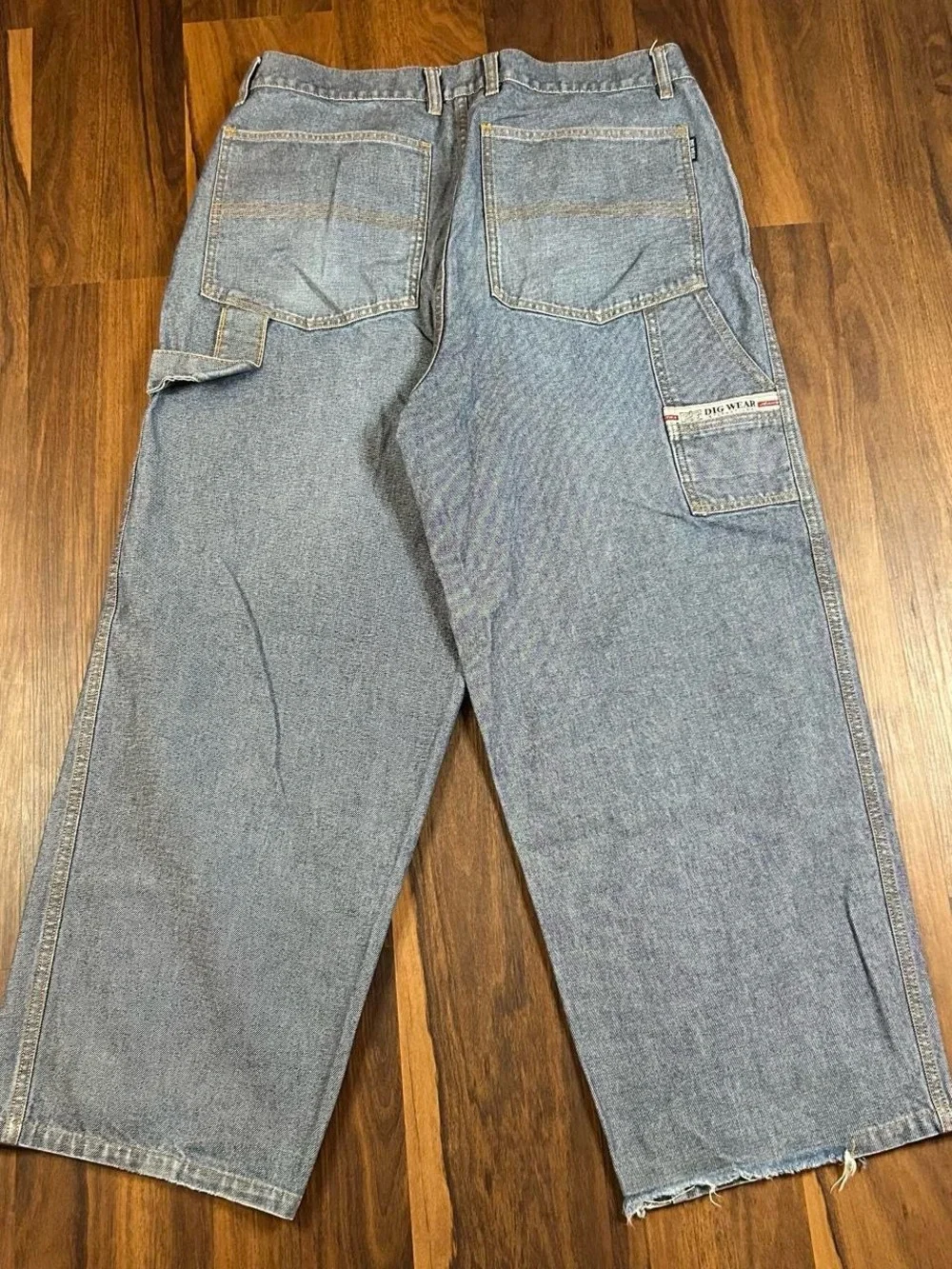 Vintage Y2K/90s wide led baggy dig wear jeans.